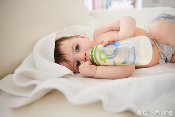 天气变冷了宝宝为什么不肯喝奶,天热宝宝不爱喝水怎么办