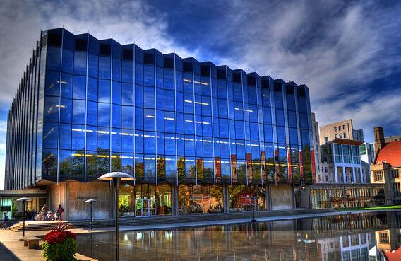 密歇根大学地理位置和气候,伊利诺伊州和密歇根州哪个好