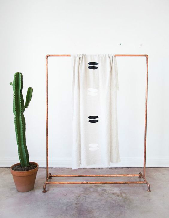 雨天衣服快速干的小妙招,下雨天晒的衣服有味道怎么办