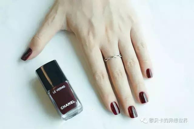 什么色的甲油显手白,什么指甲油显手白图片