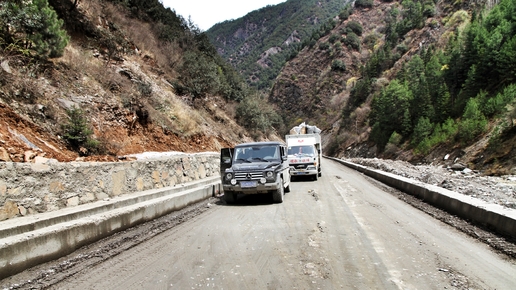 开着大通g50进藏,开奔驰g500去市区