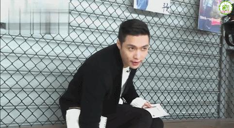 张艺兴说脚踏实地谋发展,张艺兴心里坚定理想一步步登顶