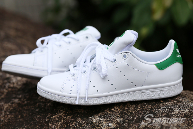 adidasstansmith怎么选,阿迪达斯绿尾真假鉴别方法