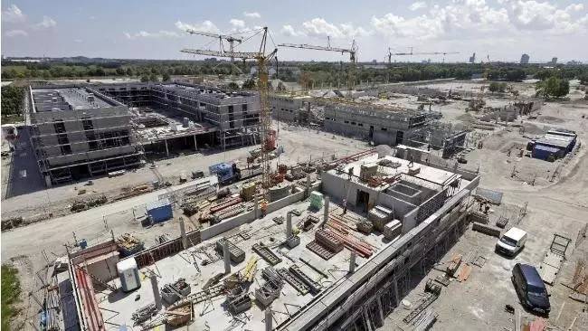 时隔一年再次捧起大力神杯,连续三次得到大力神杯有多难