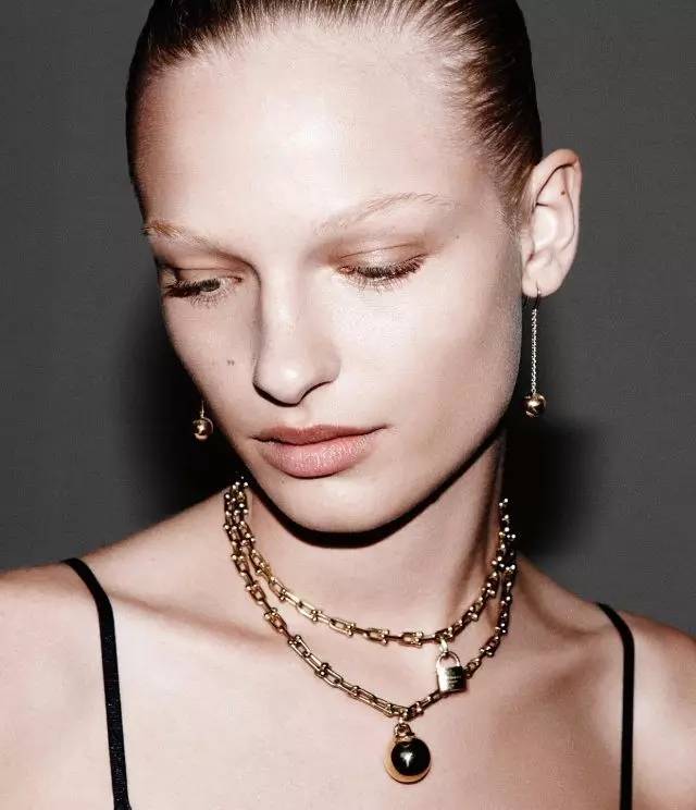 刘雯倪妮穿衣搭配图,杨幂刘雯谁最漂亮