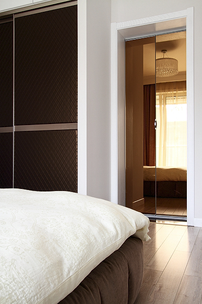 武汉老园艺师为讨好老伴,毅然把卧室窗台巧变花园式榻榻米!