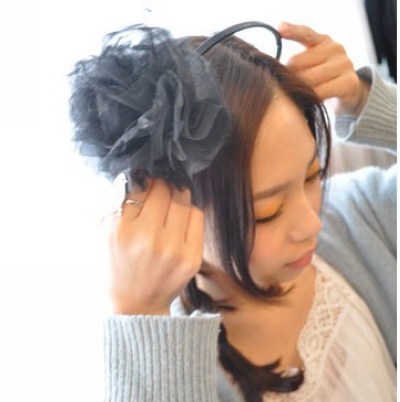 干练简约花苞头扎法教程,长直发凌乱花苞头扎法