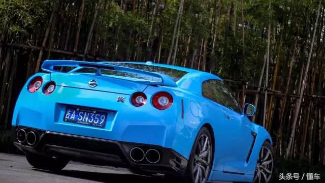 汽车打蜡封釉镀膜镀晶区别是什么,打蜡封釉镀膜和镀晶自己可以做吗