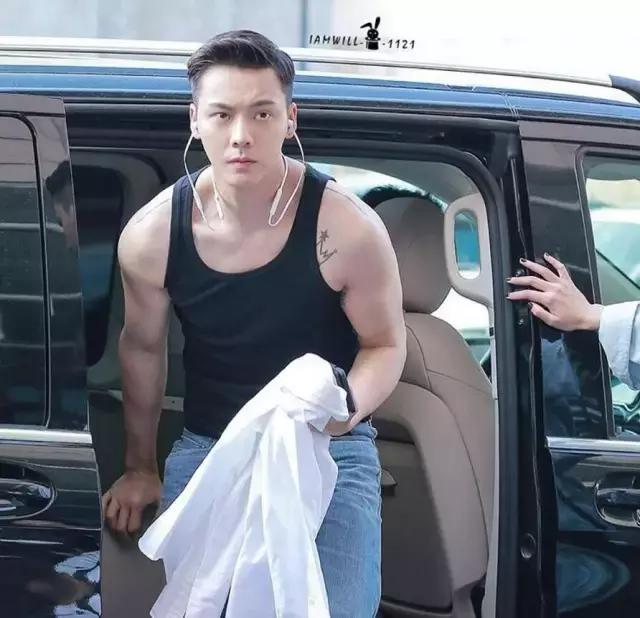 穿得像rapper,怎么穿才像rapper