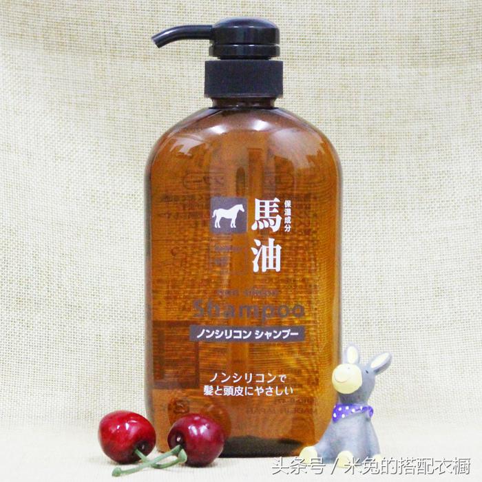 每次洗头大把掉头发是怎么回事,梦到洗头大把掉头发是什么意思