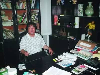 王子一酒瓶子不仅打死了人，也打碎了金德四少的职业足球梦—拾遗2001