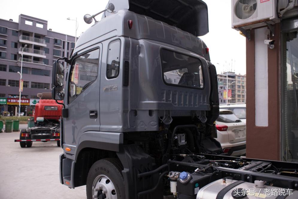 格尔发天然气用的什么发动机,格尔发纳威司达