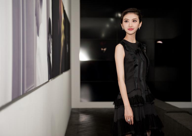 《青禾男高》票房惨淡因为她？网传背景究竟是什么？