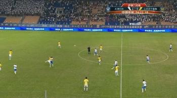 足球人士犀利点评上港,华夏足球对天津亿利