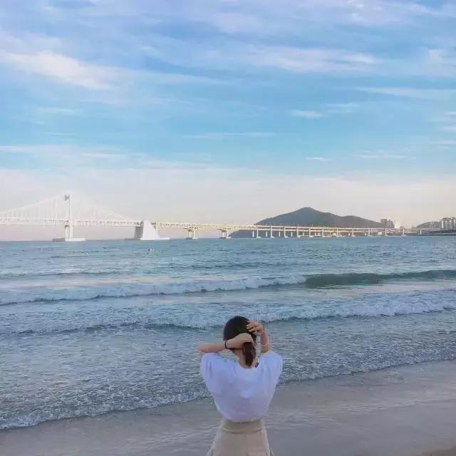 一拍照表情动作就扭曲,一拍照就紧张脸部僵硬