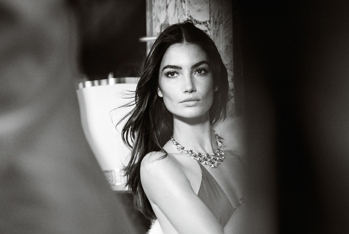 上周时尚圈大事儿点评——手可以直接插进去的包、花了5年才找到的旗舰店