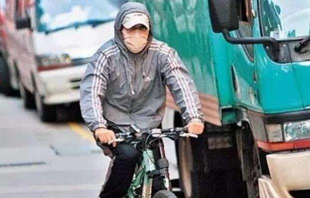 客串3秒就能赚300万,他却选择拒绝,日常座驾仅为自行车