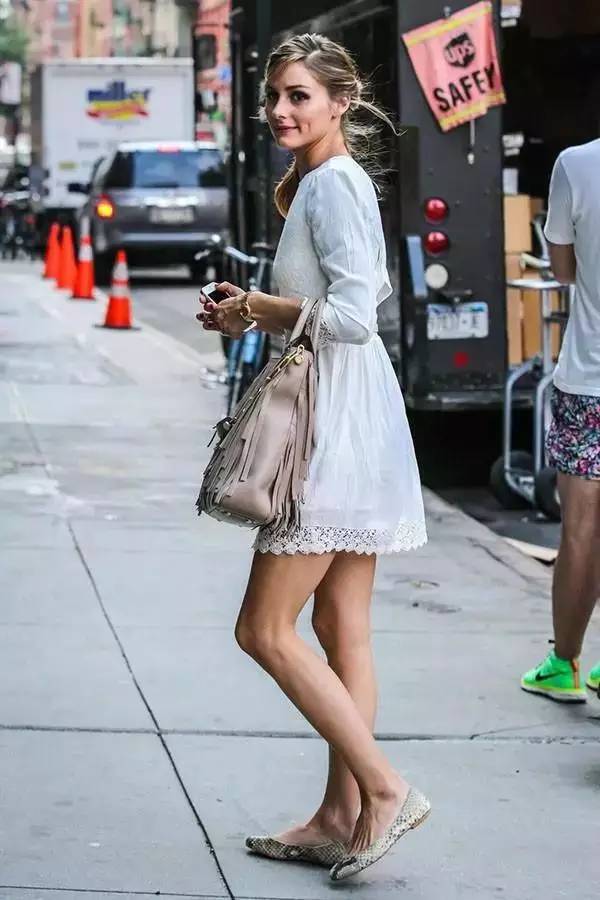 凉鞋绕腿绑带方法,凉鞋如何绑带缠腿