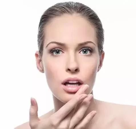 一个地方反反复复长痘是什么原因,不同位置超详细的长痘原因剖析