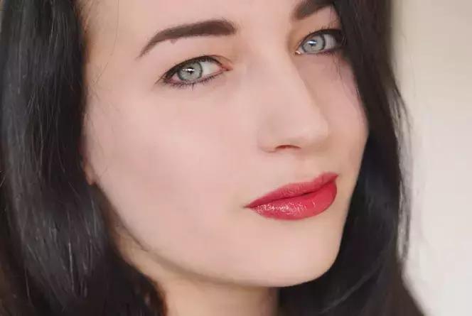 打败大牌的粉底液,揭秘堪比大牌的美妆护肤品