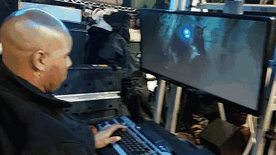 能热饭还能当马桶?别拦我,请把我埋在这样的电脑机箱里