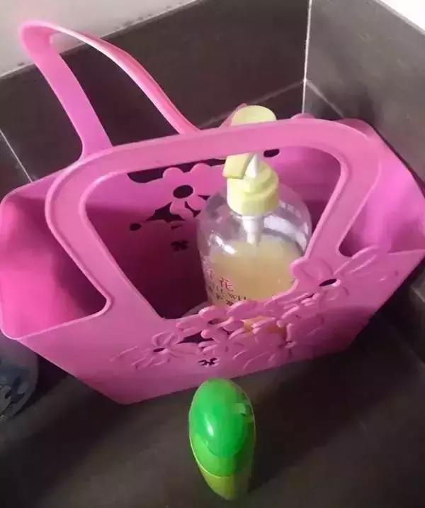 你小时候穿的塑料鞋，现在卖4000一双！快看家里还有没有……