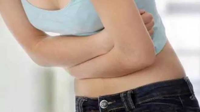 女生突然小肚子变大了这是怎么了,女生突然发现肚子变大了是怎么办