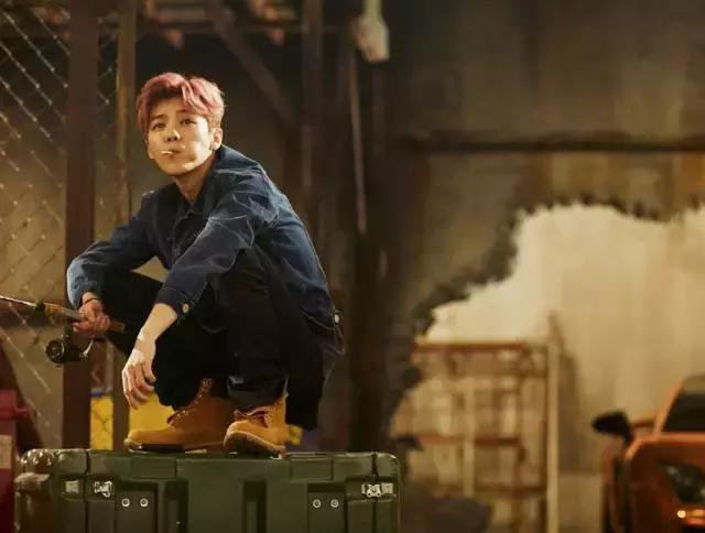 LUHAN鹿BOSS一直都在吃的路上进步向前他还在音乐之路上很成功