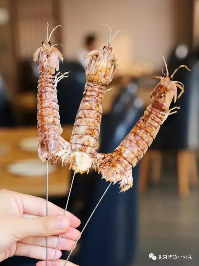 三里屯的豪放派海鲜，直接把渔船搬进了店