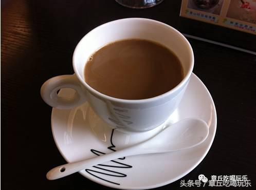 章丘高温天的终极必杀技！这家高颜值咖啡馆要被挤爆了！甩给你1块的果汁票子要不要！