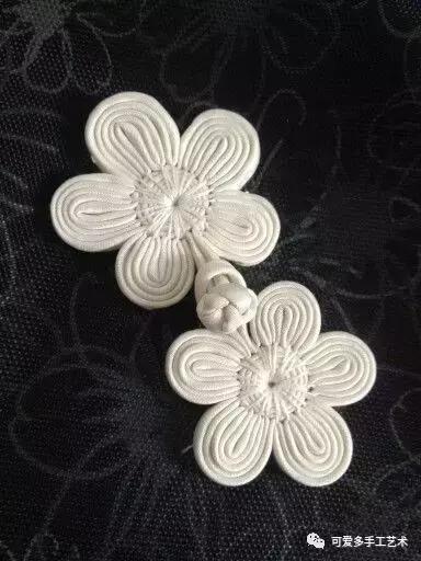 手工盘扣最简单版,用布做盘扣慢动作教程