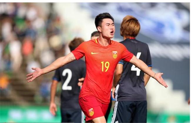 输球又输人！日本队脚太黑背后飞铲还不够一脚踹在国足小将裆部