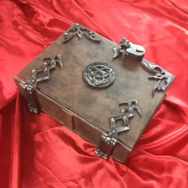 讨厌别人翻自己的垃圾,讨厌别人翻自己的书