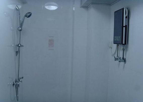 堡斯莱即热式热水器,即热热水器品牌排行