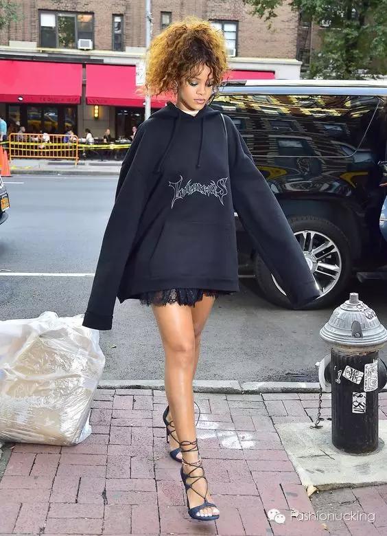 长的好看的人都在穿的卫衣,真正有品位的人都穿什么卫衣