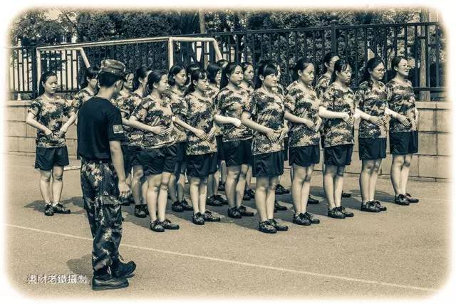 校园又闻军训声：大连银行新员工军训花絮