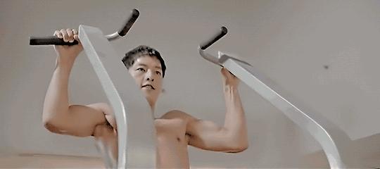 周三团丨我安排接下来的两周让宋仲基天天陪你，请注意查收！