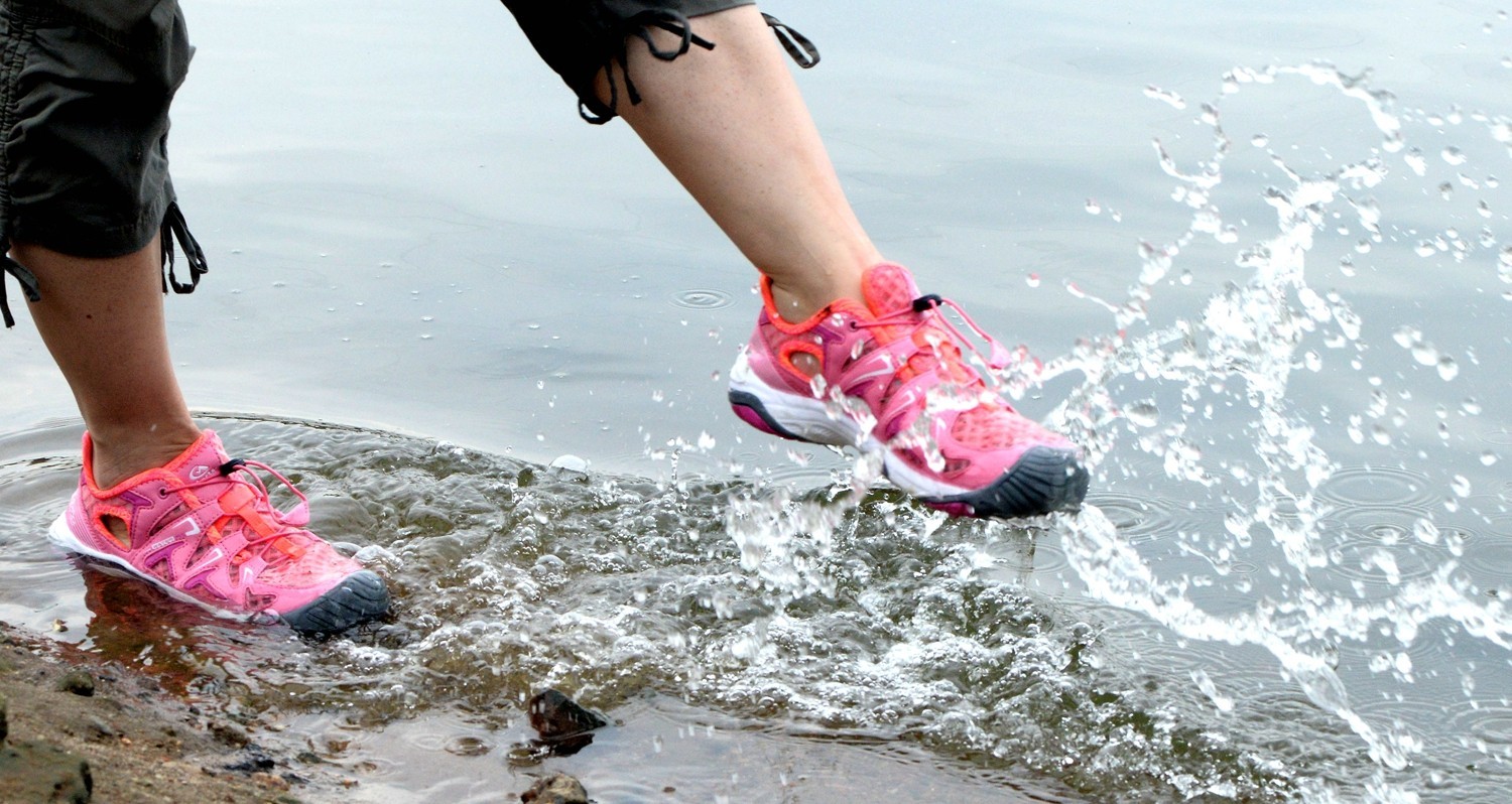 感受一份属于我的清凉——洛弛红Clorts户外溯溪鞋3H027D体验