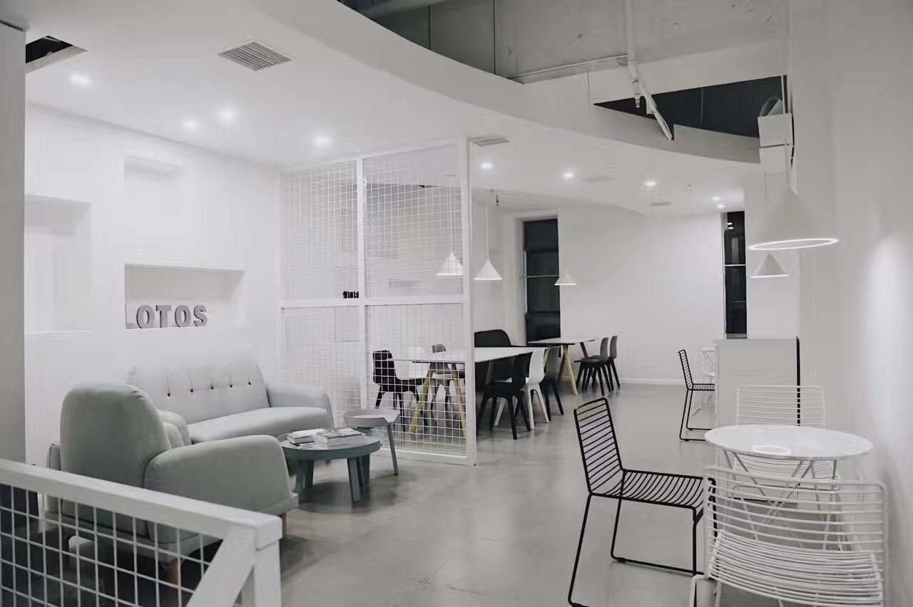 盛夏时光,相遇在菱角湖街角的北欧冷情咖啡店