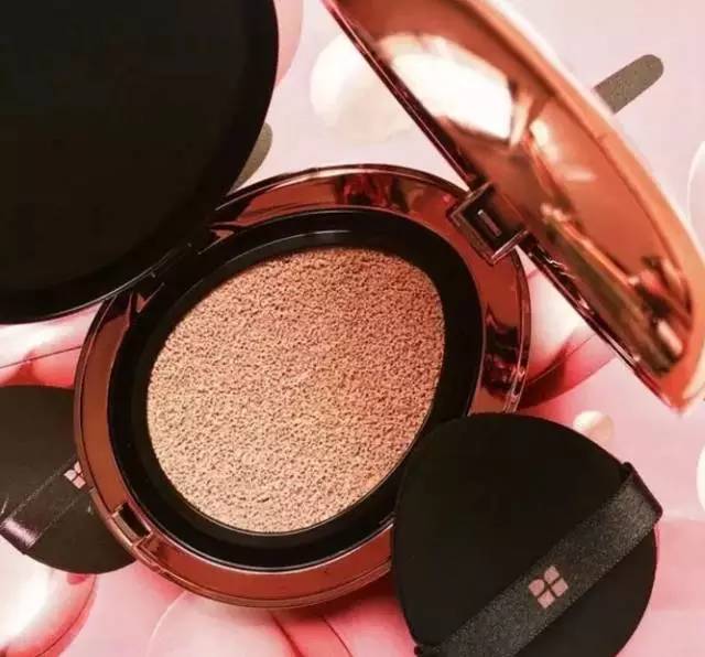 岛国推出第一款由温度操纵唇色的唇膏!真有那么神奇吗?