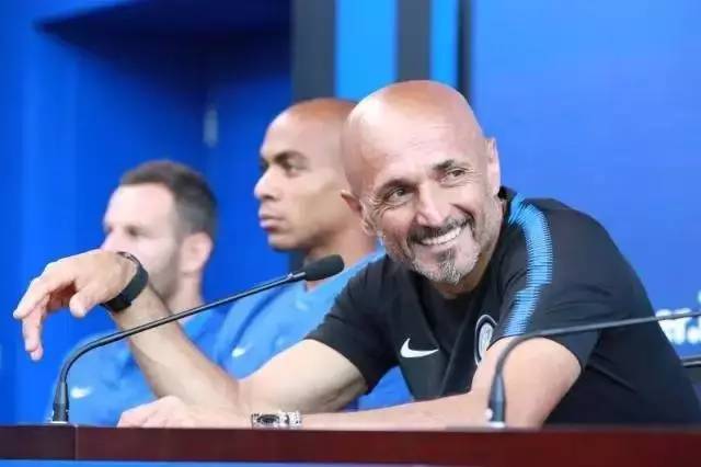 回到“娘家”南京，国米球星接连收到神秘东方礼物……