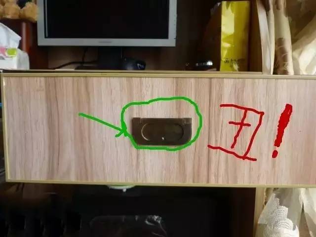 你拼命赚钱给她花她有心疼过你吗,你拼命赠钱是为了什么