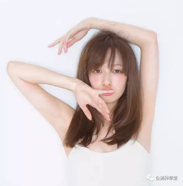 不会画妆容和会化妆的对比,新手有没有必要画腮红