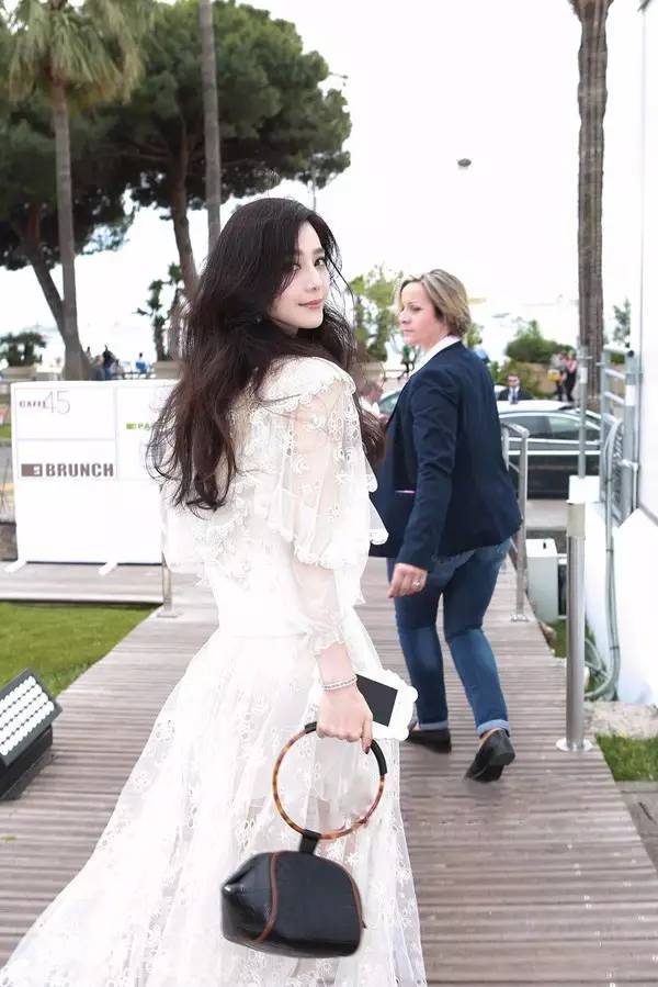 杨幂背过的包包,杨幂最近背过的包包