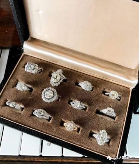 高圆圆同款婚戒一个多重,高圆圆直播带货手戴婚戒状态佳