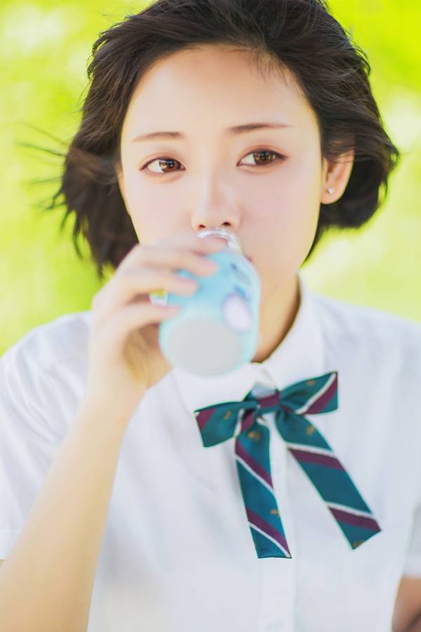 你为什么穿jk制服,我们为什么穿校服