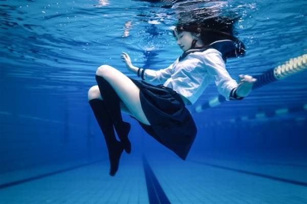 我们为什么要穿新衣,穿jk制服有错吗