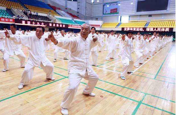 动起来运动健身视频,广西玉林全民健身活动