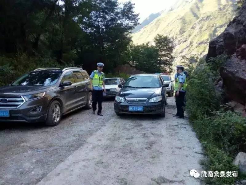 突如其来的冰雹让人措手不及,突如其来的地震告诉我们珍惜当下