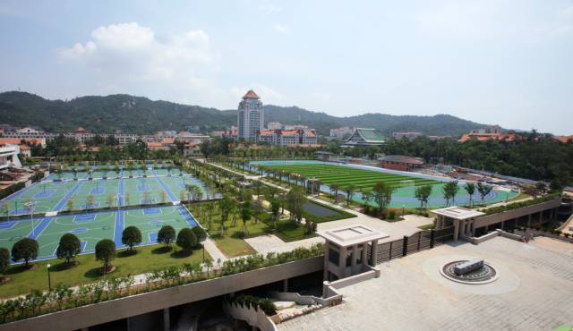 体育场正在改造宣传片,运动场翻新改造武汉